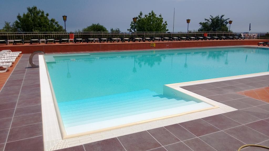 Camping Ali Baba Ceriale Bagian luar foto
